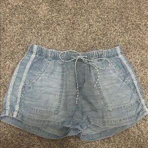 Cloth & Stone Light Wash Jean Shorts